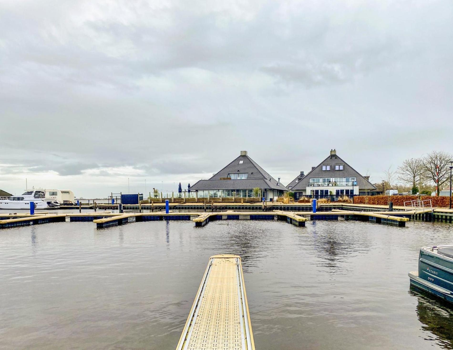 Houseboat Blue Sneekermeer Offingawier ภายนอก รูปภาพ